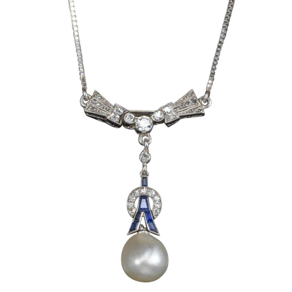 Necklace pearl